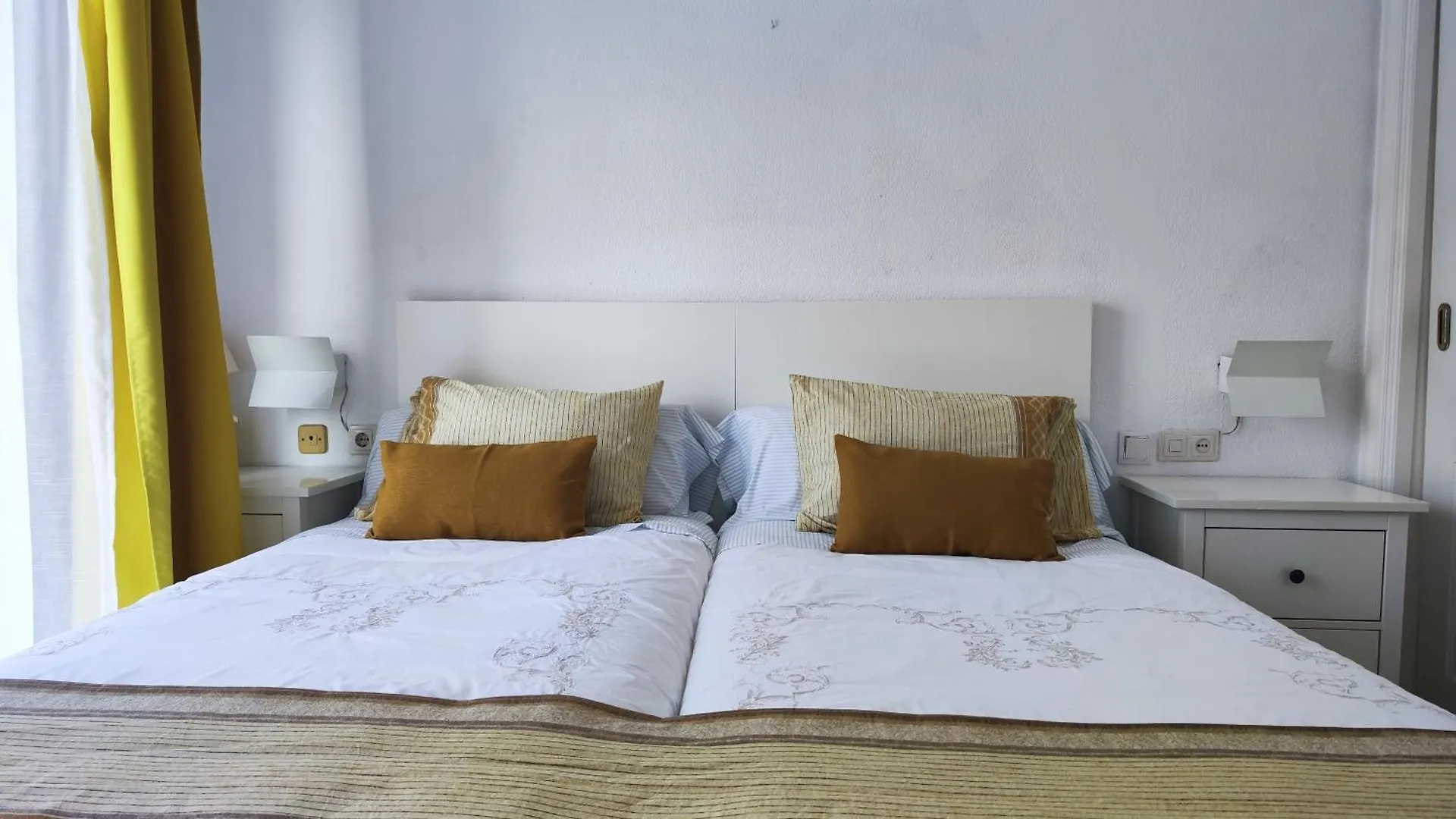 Jardines Del Puerto 2 Bed Apartment Marbella
