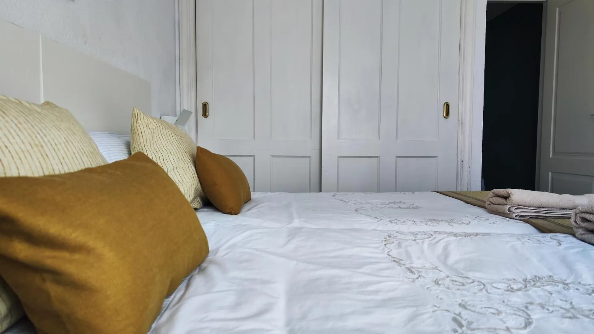 Jardines Del Puerto 2 Bed Apartment Marbella