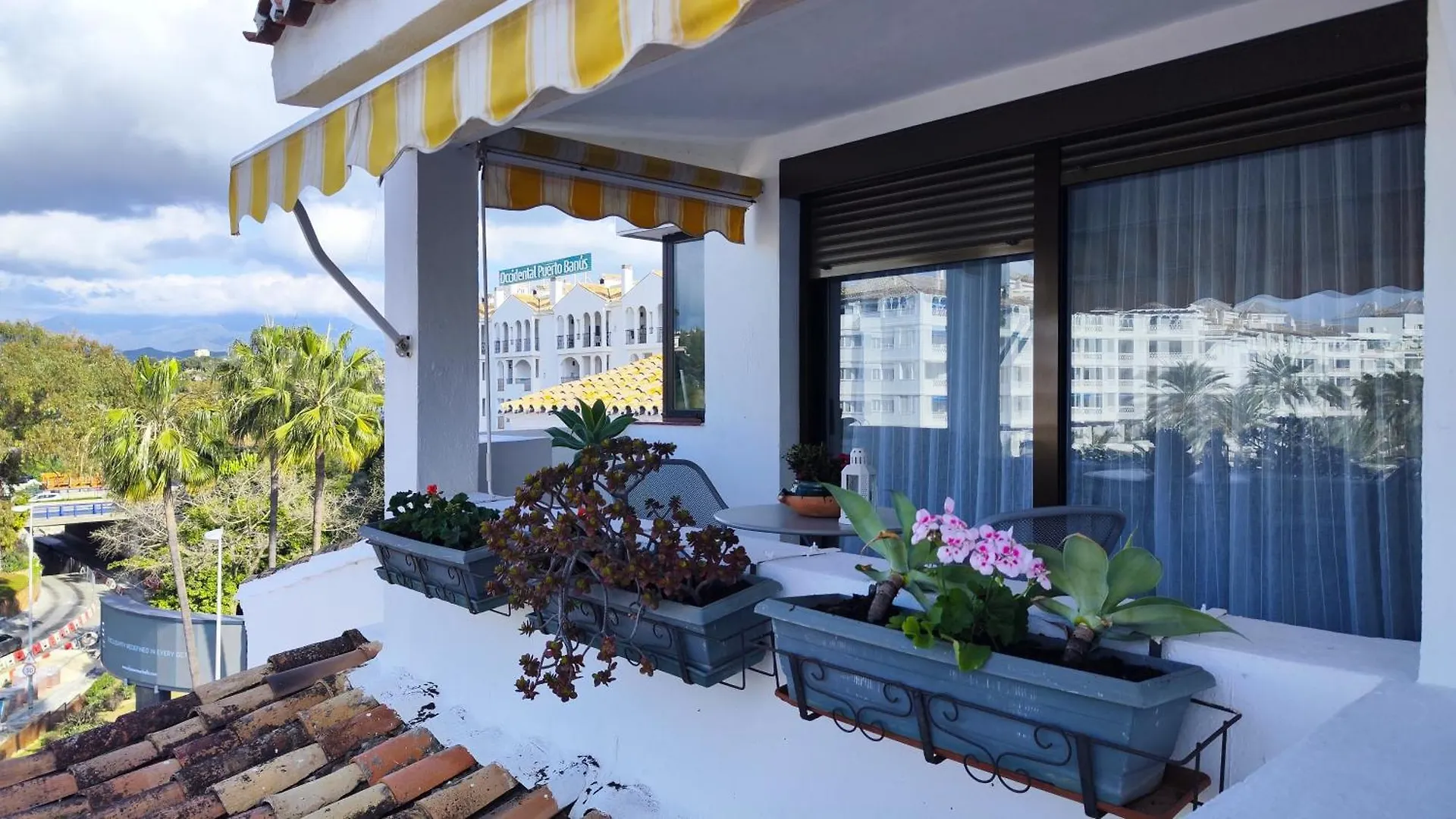 Jardines Del Puerto 2 Bed Apartment Marbella
