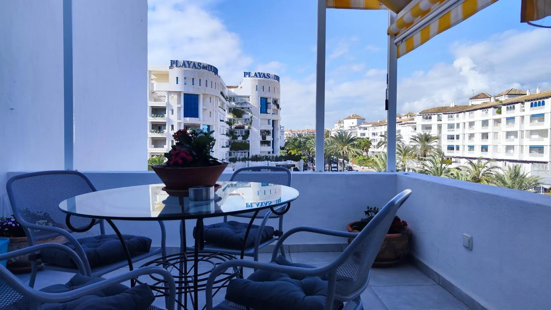Jardines Del Puerto 2 Bed Apartment Marbella Spain